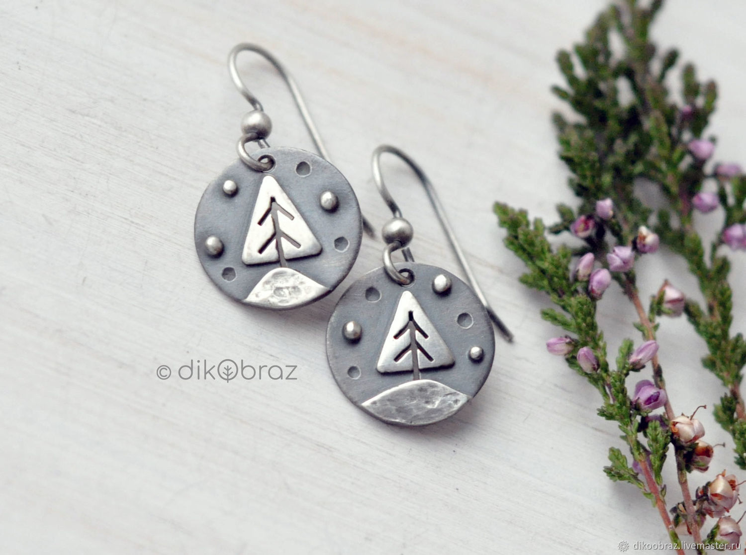 Добрые украшения. Ювелирная подвеска стрекоза. Подвесные украшения из дерева. Добрые украшения. Серьги цветочки серебро.