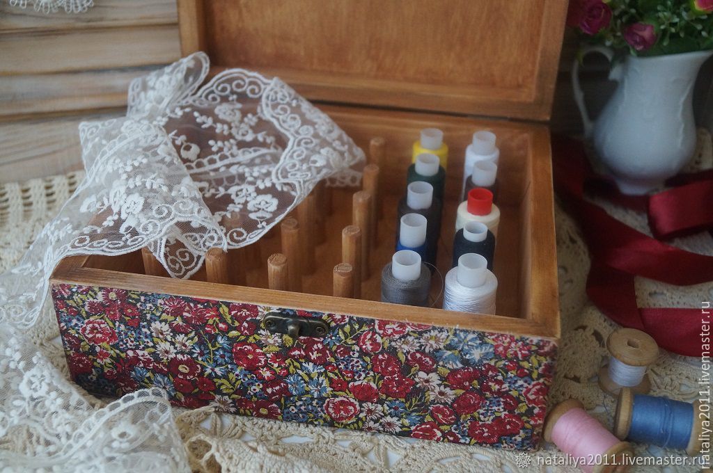 "Маленькие рукодельники"- шкатулка для ниток купить в интернет-магазине ...