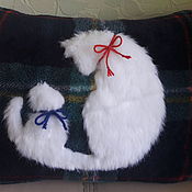 Pillow with cat
