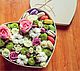 Подарочная коробка с живыми цветами и макарунами. Букеты. Box-and-flowers. Интернет-магазин Ярмарка Мастеров.  Фото №2