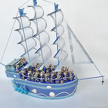 Пиратский корабль с конфетами