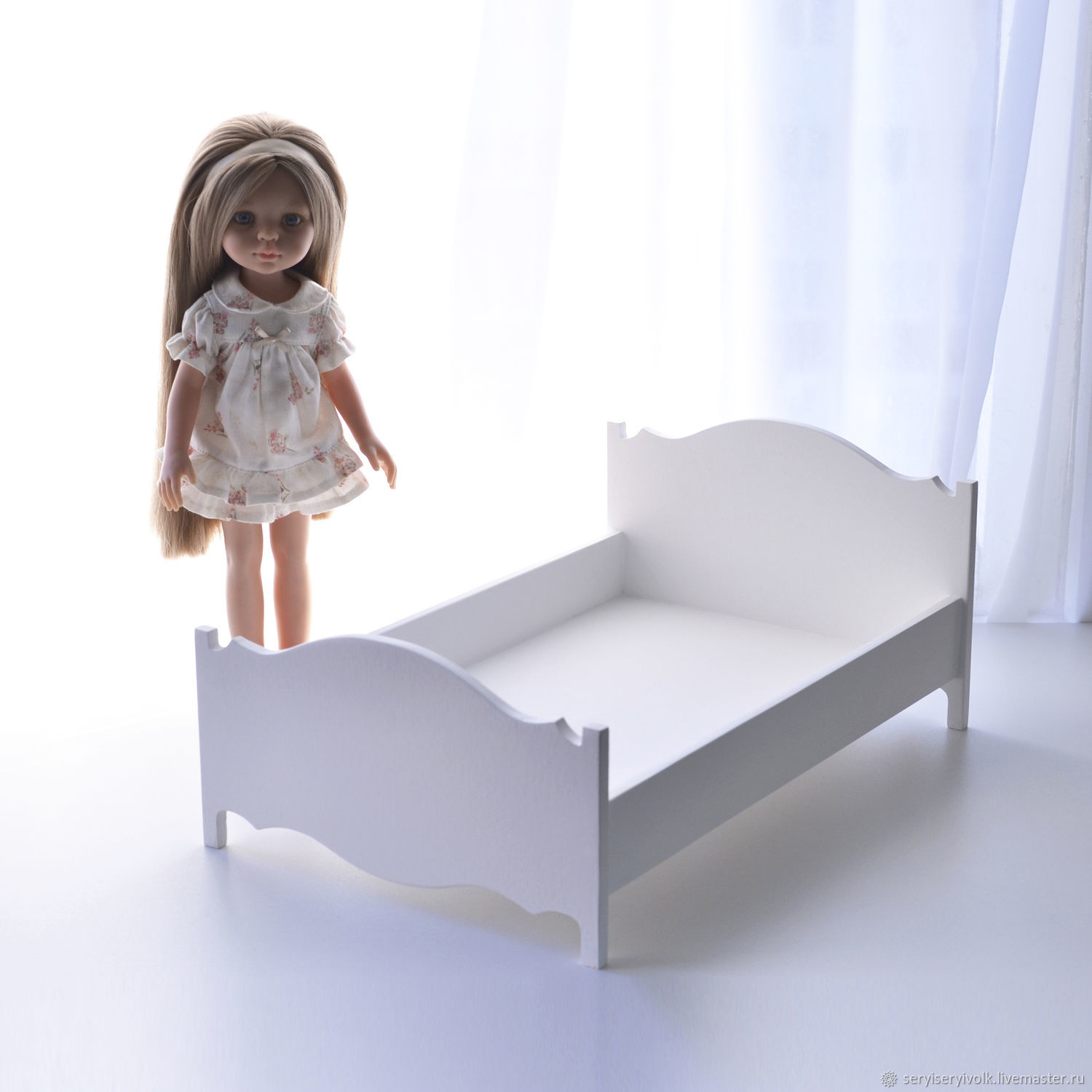 Как сделать кровать для куклы своими руками DIY