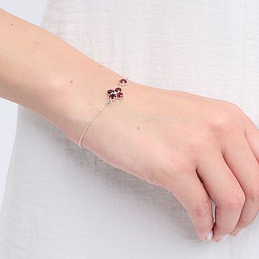 Украшения ручной работы. Ярмарка Мастеров - ручная работа Асимметричный браслет из серебра с гранатом. Handmade.