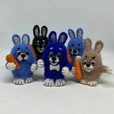 Куклы и игрушки ручной работы. Ярмарка Мастеров - ручная работа Елочные игрушки: Кролики разноцветные. Handmade.