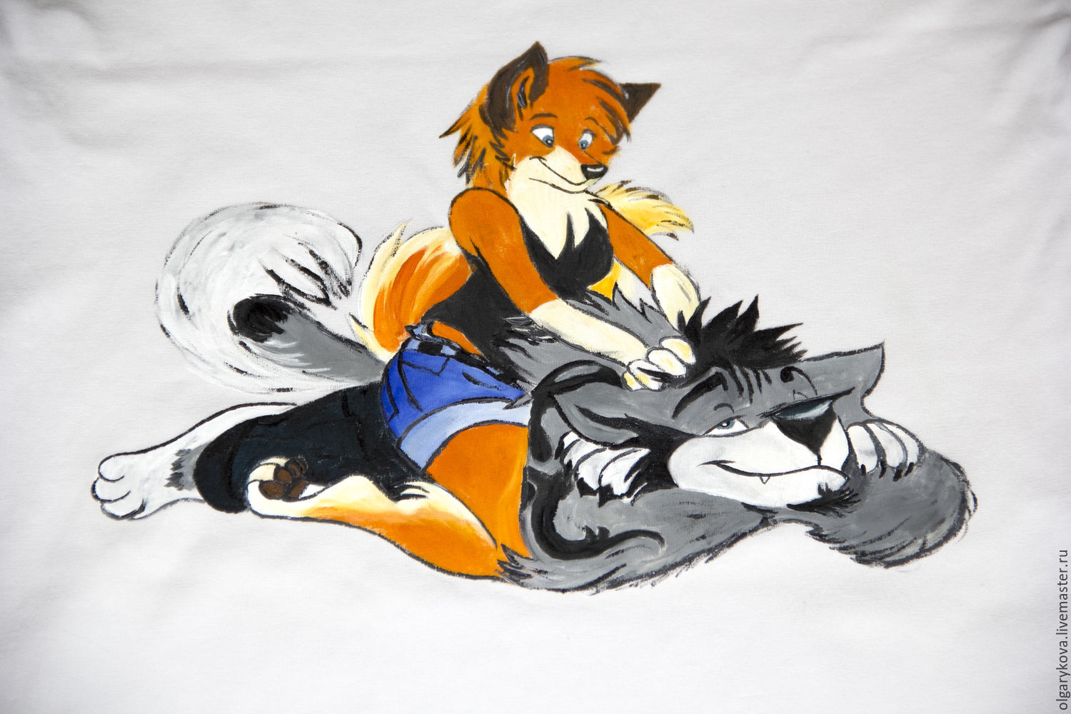 Paired t-shirts with the painting &quot;the Fox and the <b>wolf</b>&quot; .