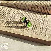 Classic green earrings
