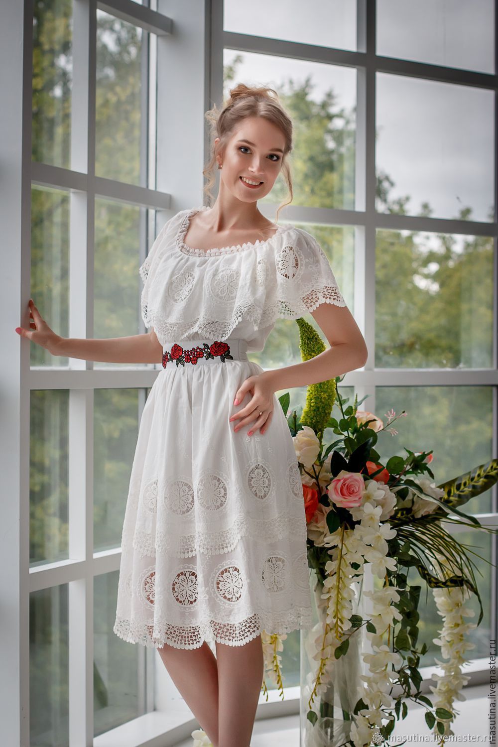 Платья хлопок интернет. Белые платья Олеси Масютиной. Платье из шитья. Платье из хлопка. Белое платье.