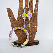 Украшения handmade. Livemaster - original item A set of a bracelet and earrings made of beads in pastel colors. Handmade.