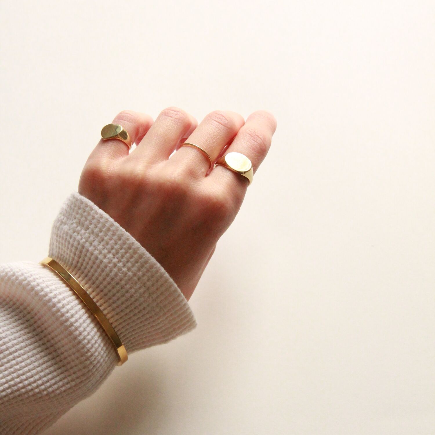 Женский браслет, женское кольцо печатка, простое тонкое кольцо винтернет-магазине Ярмарка Мастеров по цене 1500 ₽ – SABHWRU