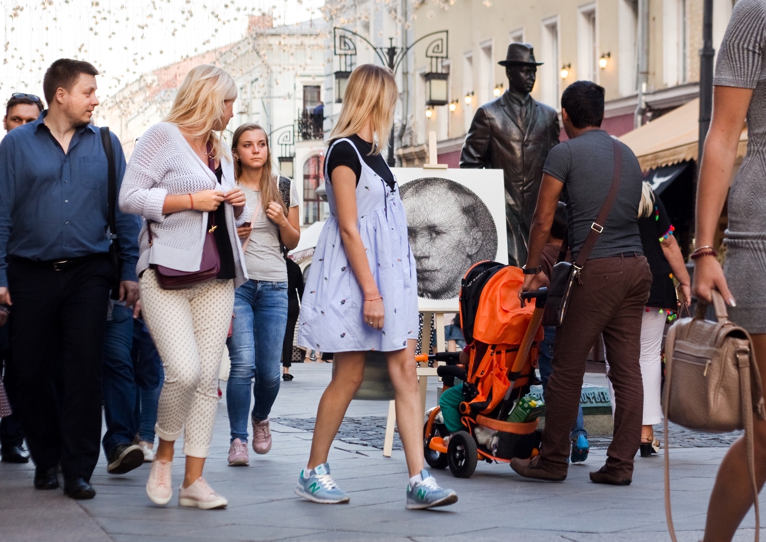 Уличная выставка. Портрет Сергея Прокофьева.