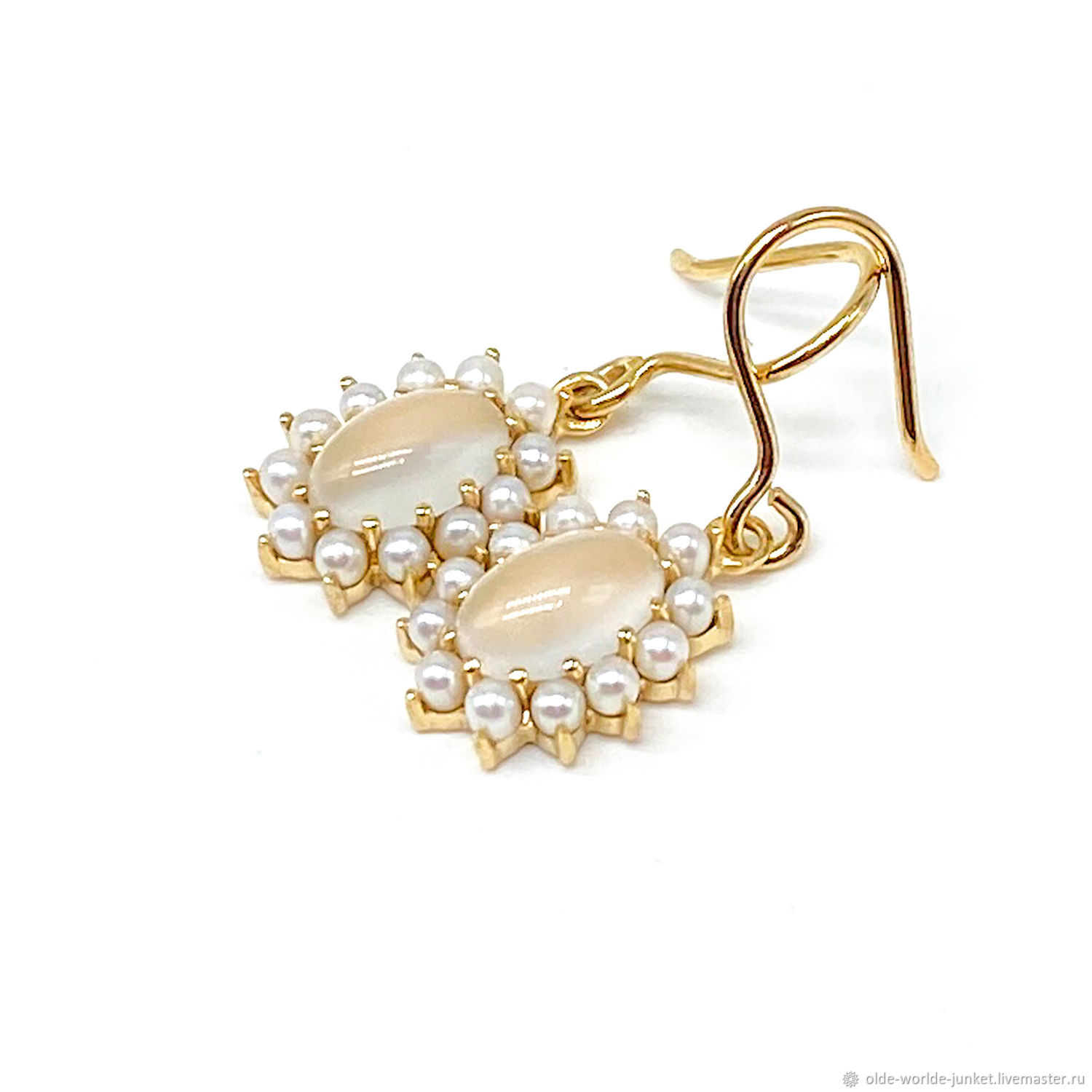 старинные ювелирные изделия. брошь с бисером и жемчугом. ювелирные украшения из семян жемчуга. семена жемчуга украшения. ювелирные украшения из семян жемчуга.