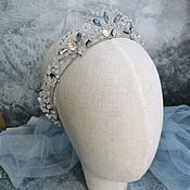 Wedding tiara with pearls
