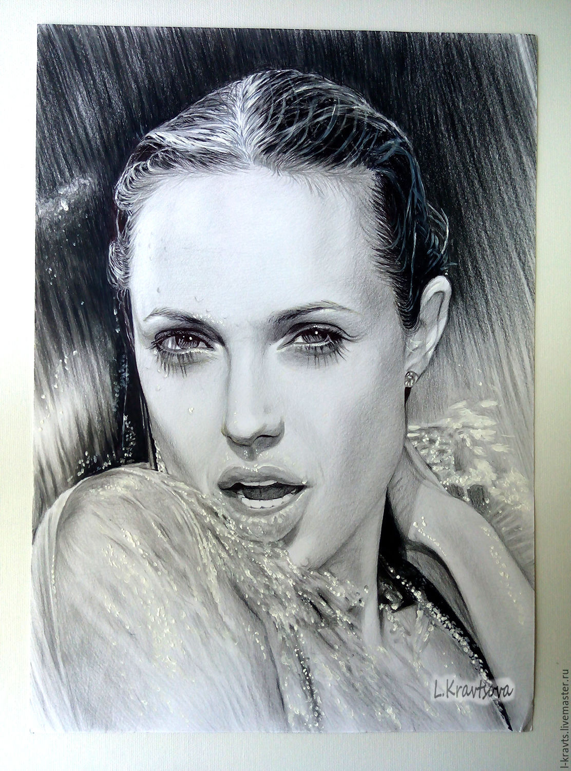 Анджелина Джоли портрет