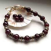 Men's bracelet with black onyx and ruby