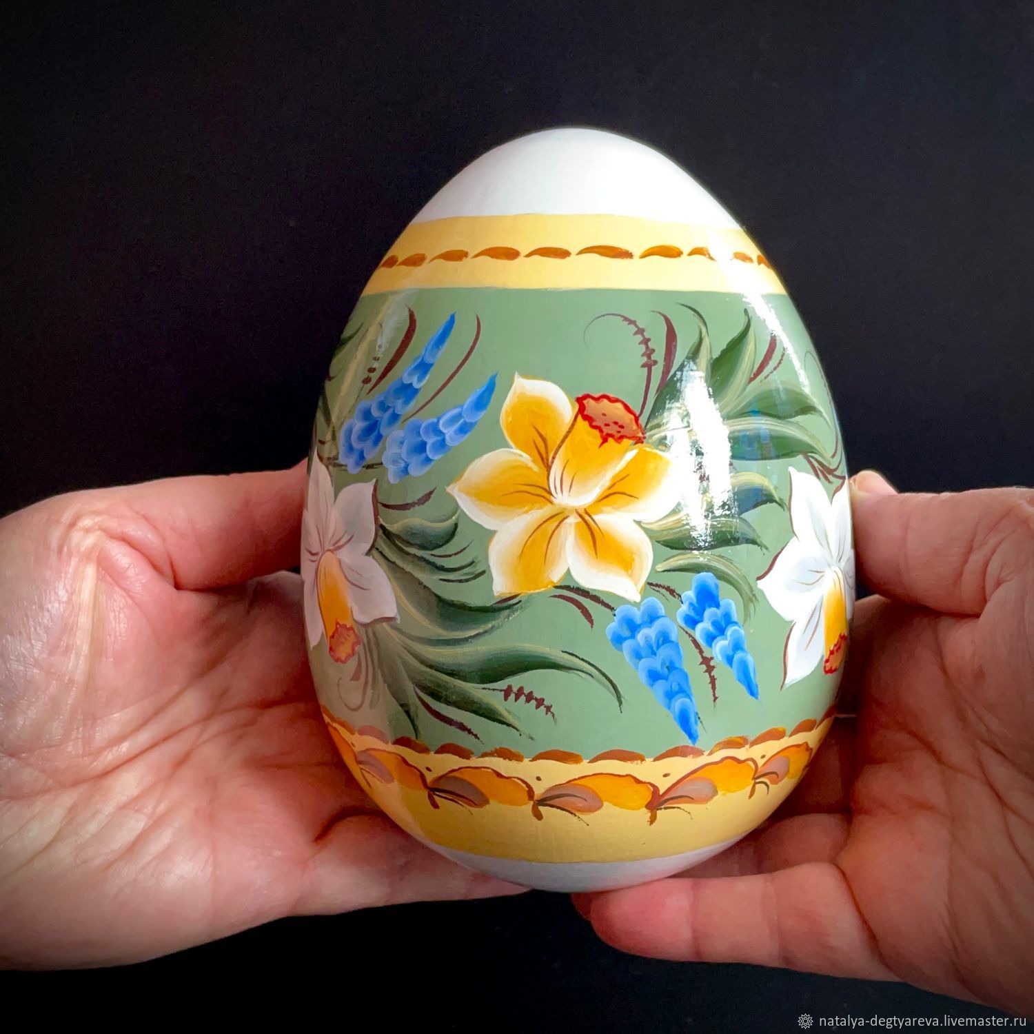 Яйцо тульское купить. Яйцо деревянное пасхальное с росписью ручной. Яйцо Тульское. Риолис яйцо пасхальное нарциссы. Нарцисс яички.