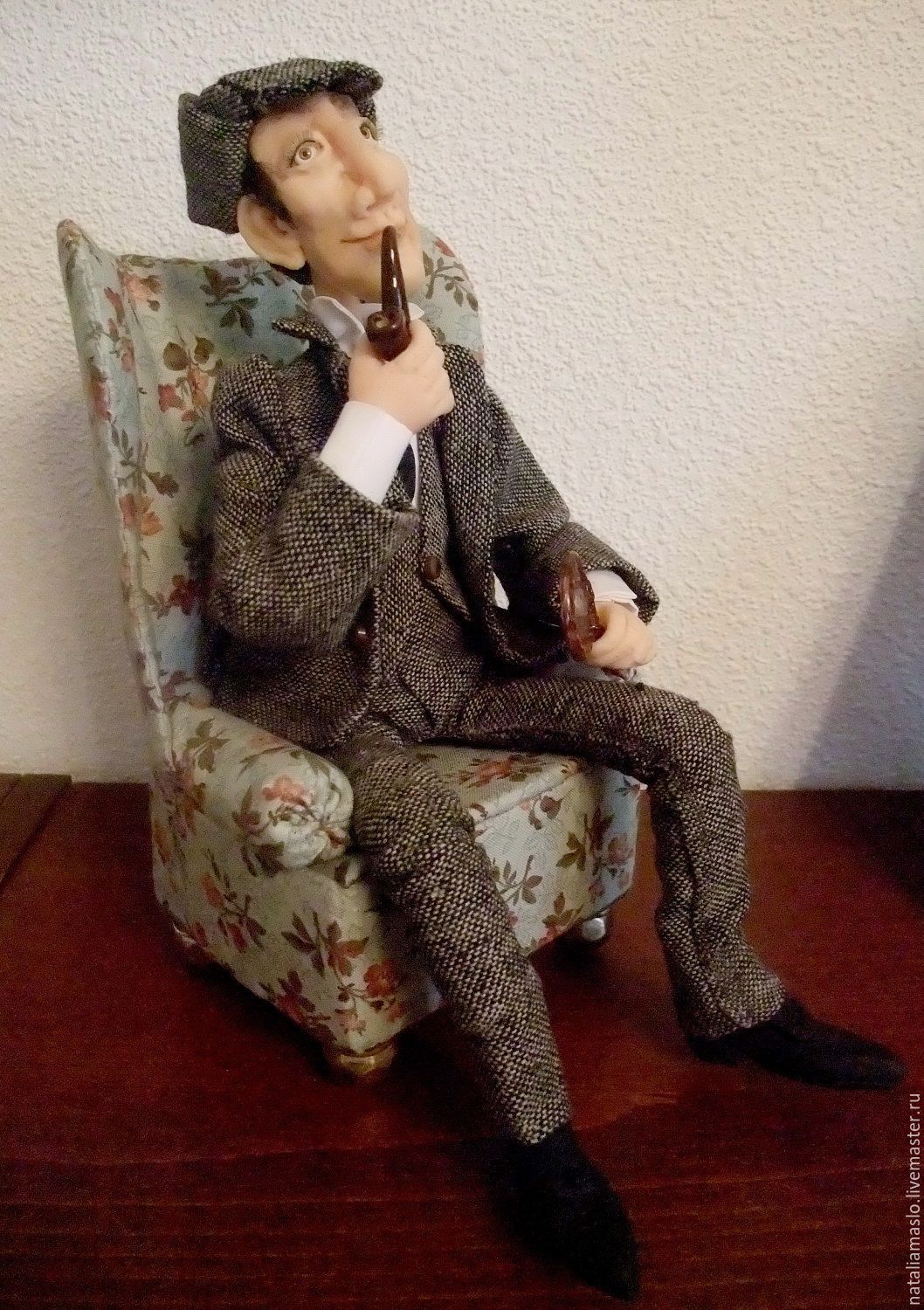 Шерлок Холмс кукла