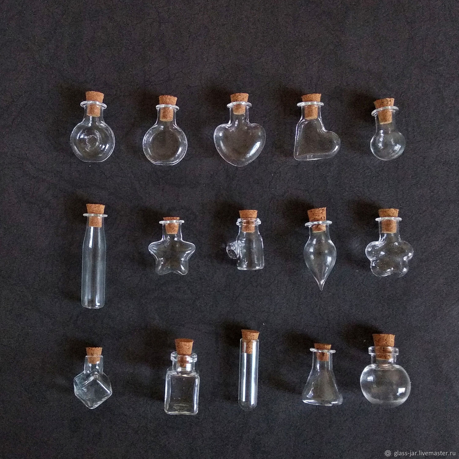 Как называются маленькие бутылочки. Стеклянные бутылочки с пробкой. Маленькие стеклянные баночки. Декоративные бутылочки с пробкой. Маленькие стеклянные бутылочки.