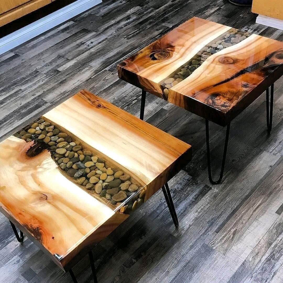 стол с эпоксидки и дерева