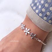 Украшения handmade. Livemaster - original item Lilac bracelet on a chain with flowers elegant stylish casual. Handmade.
