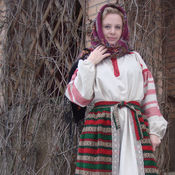Фартук из белого натурального льна, украшен ручной вышивкой