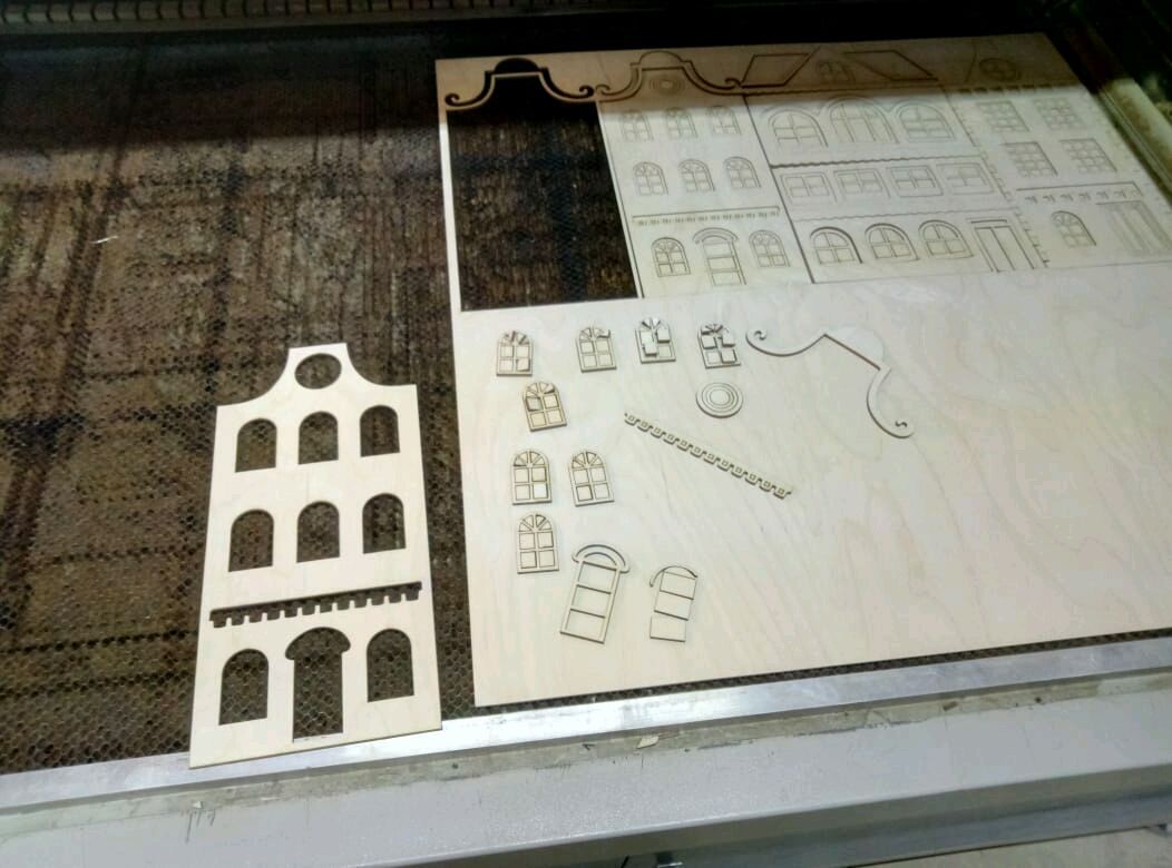 Лазерная резка фанеры, ткани, фетра, оргстекла, картона, фоамирана в ...