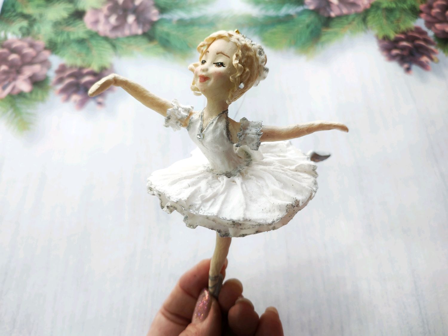 Елочная игрушка Балерина Энна Брукс - Сказки Сан-Ливьера 12 см розовая, подвеска (Goodwill)