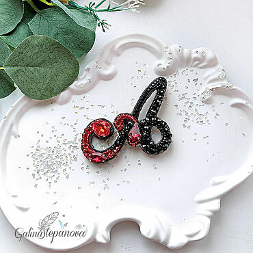 Украшения ручной работы. Ярмарка Мастеров - ручная работа Брошь Буква А. Handmade.