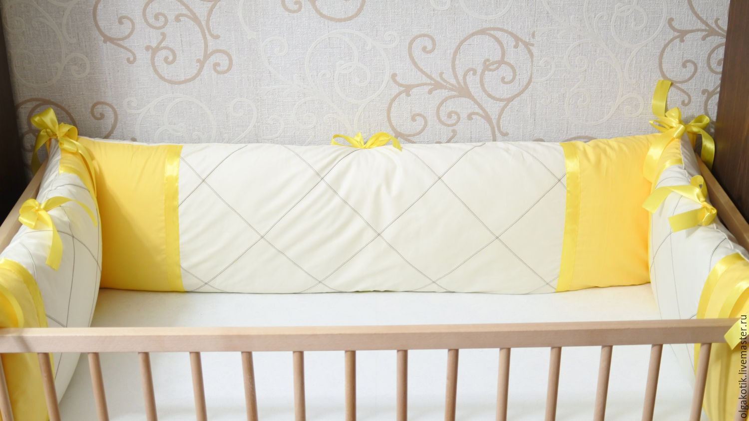 Бортики в кроватку для новорожденных желтые