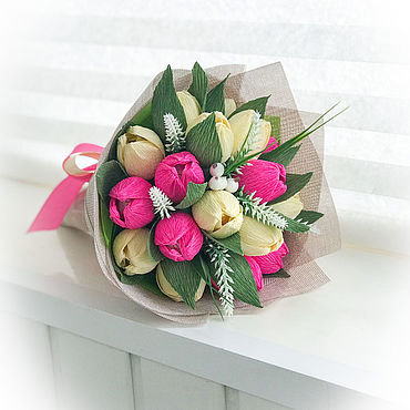 Изготавливаем цветок тюльпана из гофрированной бумаги
