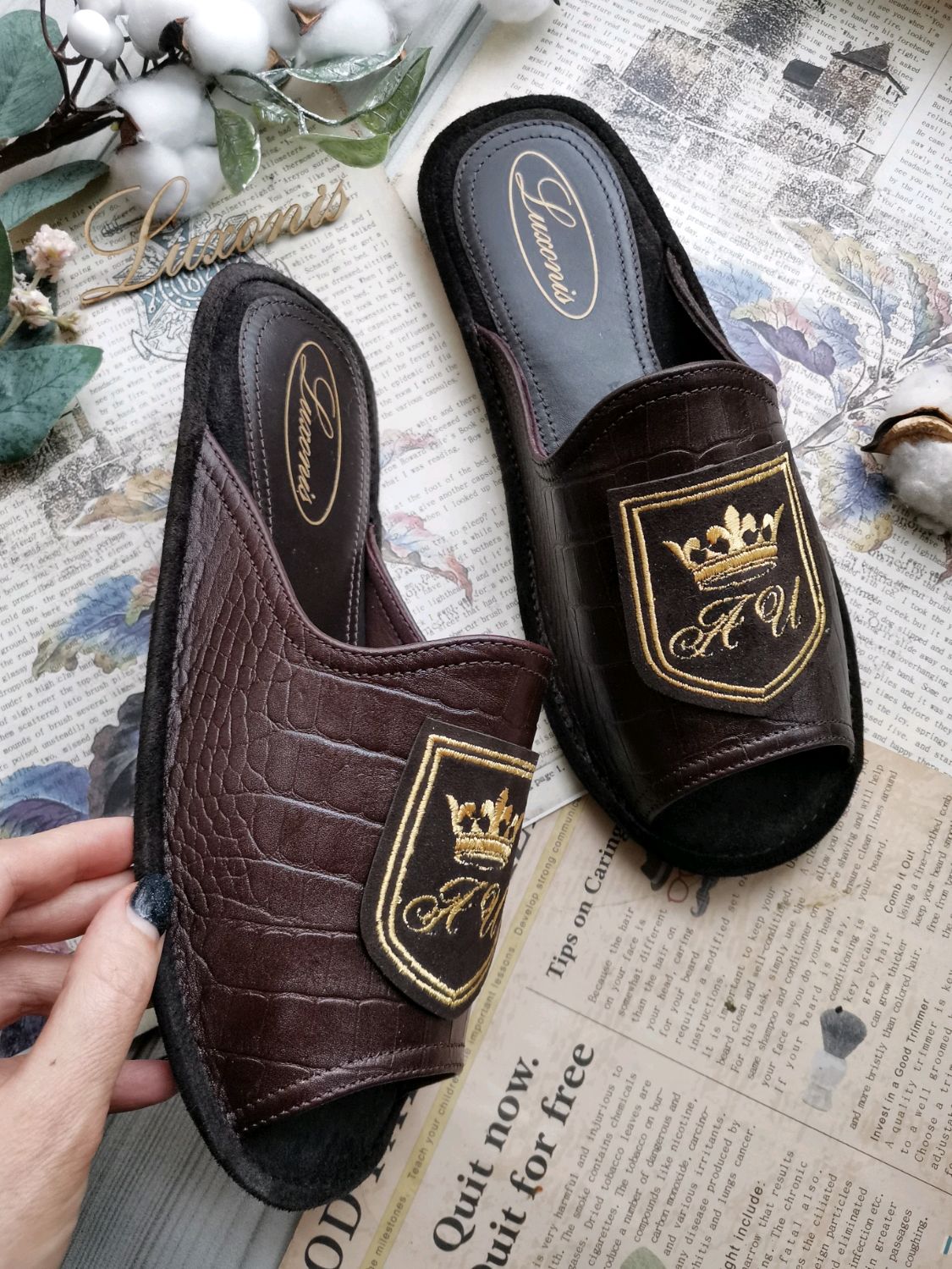Тапочки кожаные именные на заказ в интернет-магазине Ярмарка Мастеров ...