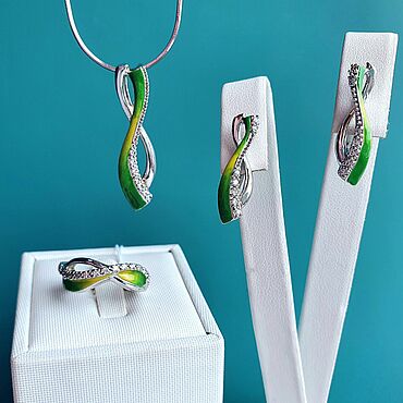 Украшения ручной работы. Ярмарка Мастеров - ручная работа Комплект серебро с эмалью ювелирной салатовой и цирконам. Handmade.