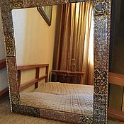 Зеркала: зеркало настенное с камнями сердолика