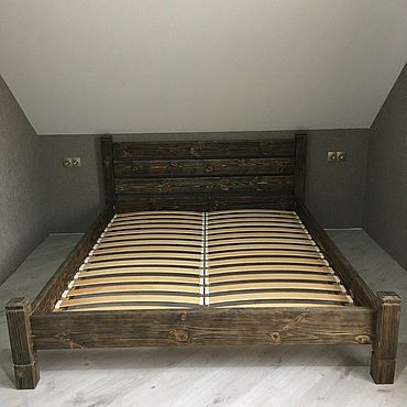 Кровать для дачи из дерева