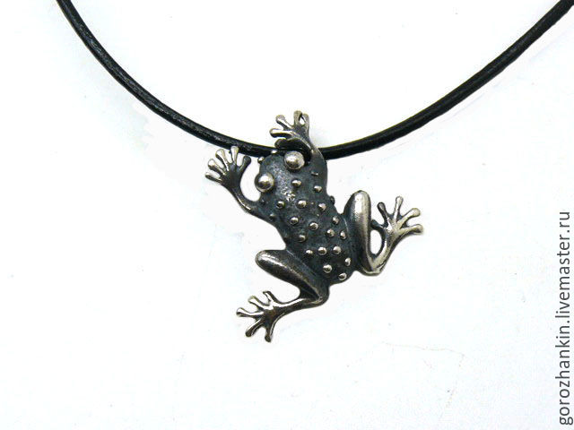 Pendant Frog silver, bronze gilt handwork to purchase to give the pendant the pendant frog girl woman on New year's day birth 8 March on every day
