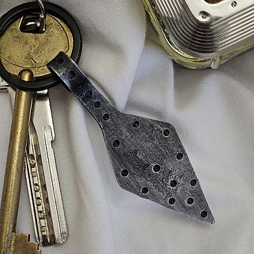 Украшения ручной работы. Ярмарка Мастеров - ручная работа Кованый кулон/брелок "Копьё" на кожаном шнурке HC-1019. Handmade.