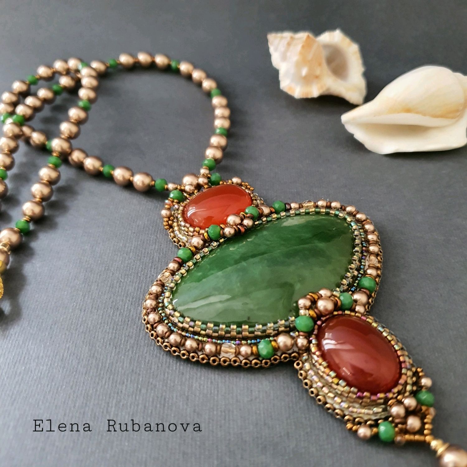авторское колье из натуральных камней с медной фурнитурой виноград. нефрит и сердолик. индийский агат бусины красные. браслет сердолик разнофактурный. нефрит и сердолик.