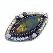 Brooch with variscite 