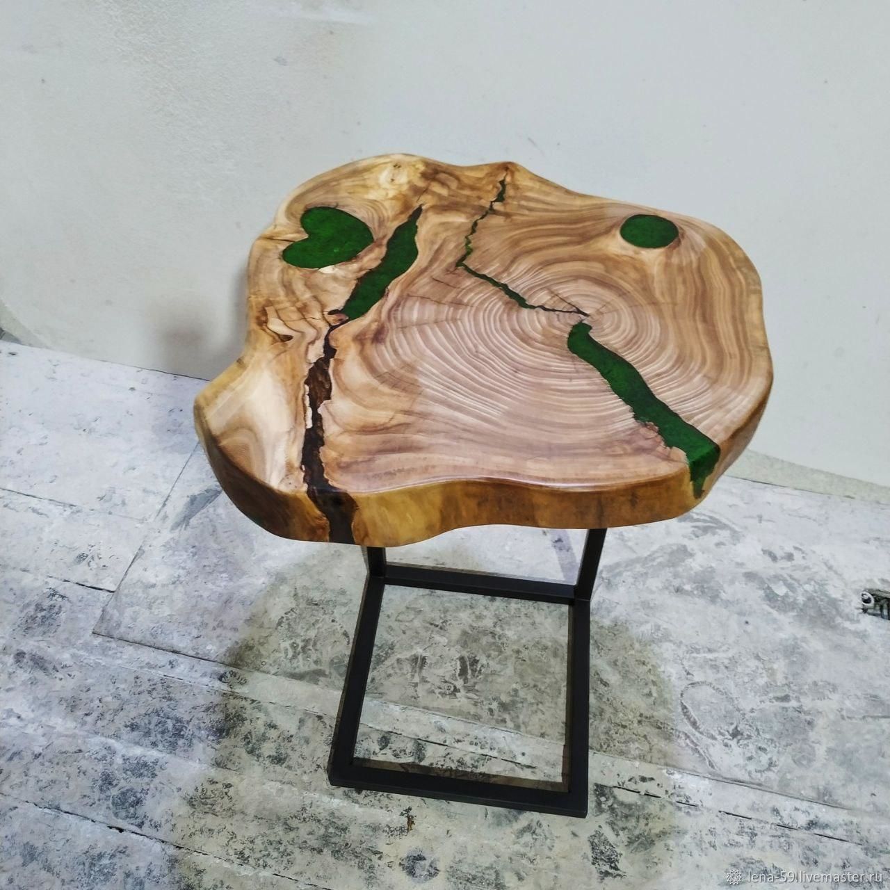 стол из среза дерева и эпоксидной смолы своими руками