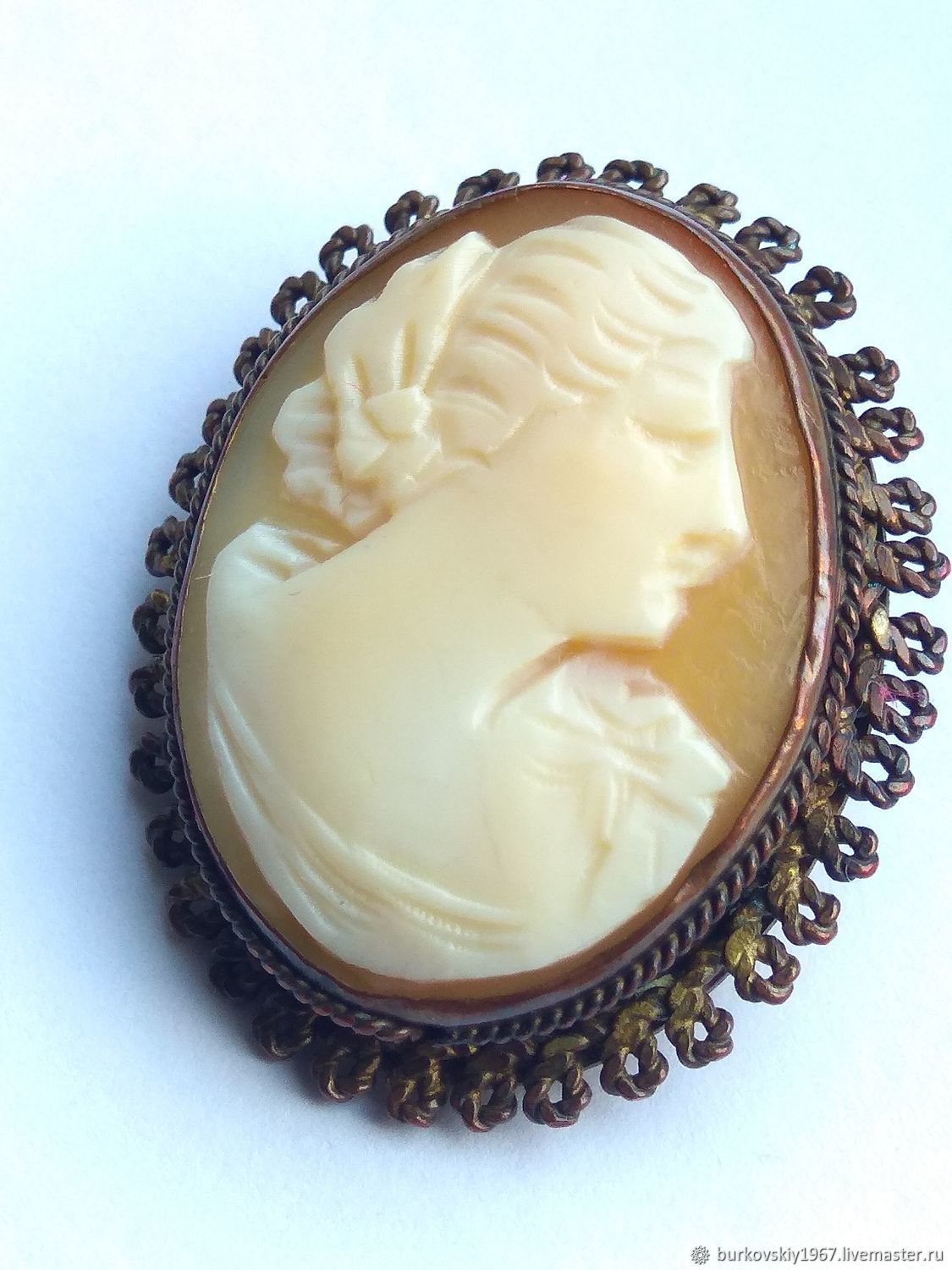 Antique Cameo Lamont