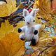 White small poseable squirrel toy, collectible toy. Miniature figurines. Soleatoys. Интернет-магазин Ярмарка Мастеров.  Фото №2
