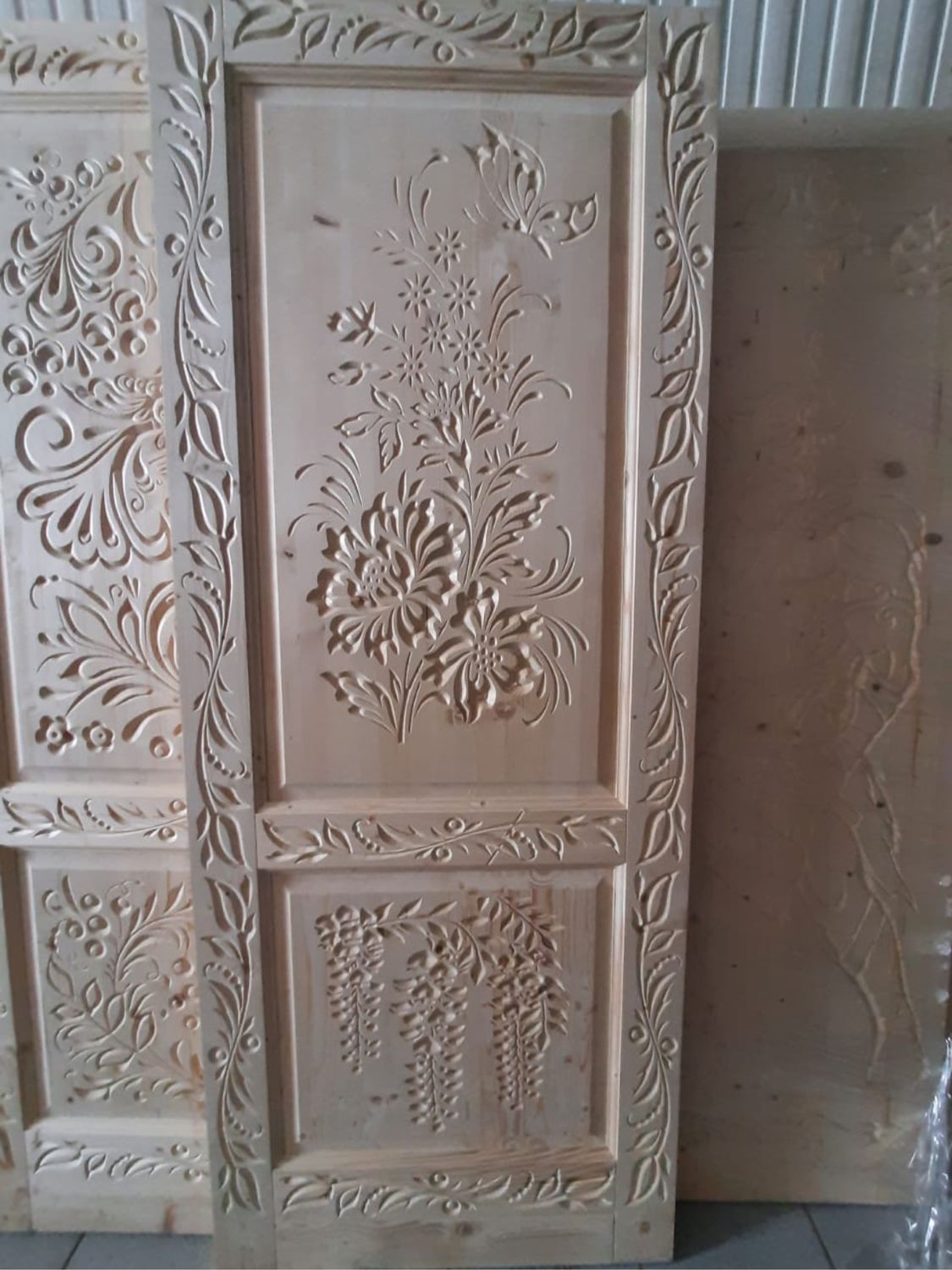 Двери деревянные резные, филенчатые, межкомнатные и входные на заказ в ...