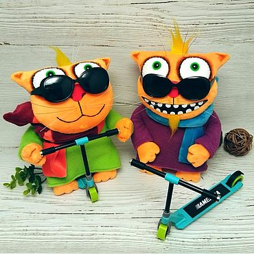 Куклы и игрушки ручной работы. Ярмарка Мастеров - ручная работа Москвичи приехали! Мягкие игрушки коты Васи Ложкина на самокатах. Handmade.