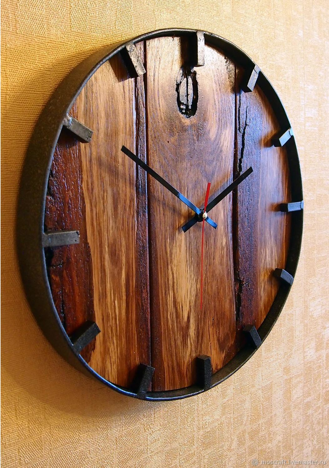 Самодельные настенные. Часы лофт d100. Часы настенные деревянные. Часы из дерева. Необычные часы из дерева.