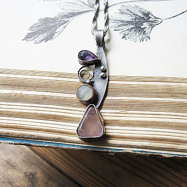  ручной работы. Ярмарка Мастеров - ручная работа Серебряный кулон с аметистом и розовым кварцем Серебряные украшения.. Handmade.