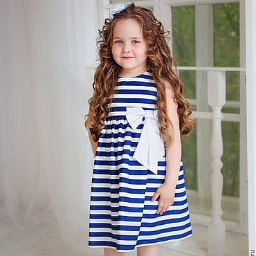 Разноцветное полосатое платье для девочки 1,5-5 лет. Вязание спицами для детей