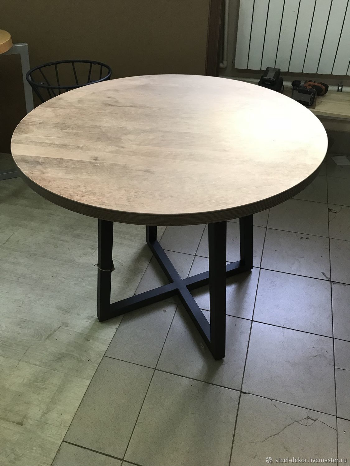 Обеденный круглый стол Стефиус 2055