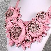 Украшения handmade. Livemaster - original item Handmade Leather Necklace with Flowers Rose Dance Light Pink. Handmade.