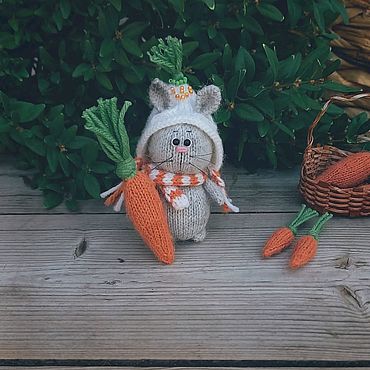 Куклы и игрушки ручной работы. Ярмарка Мастеров - ручная работа Вязаный зайчик Мистер Морковкин. Handmade.
