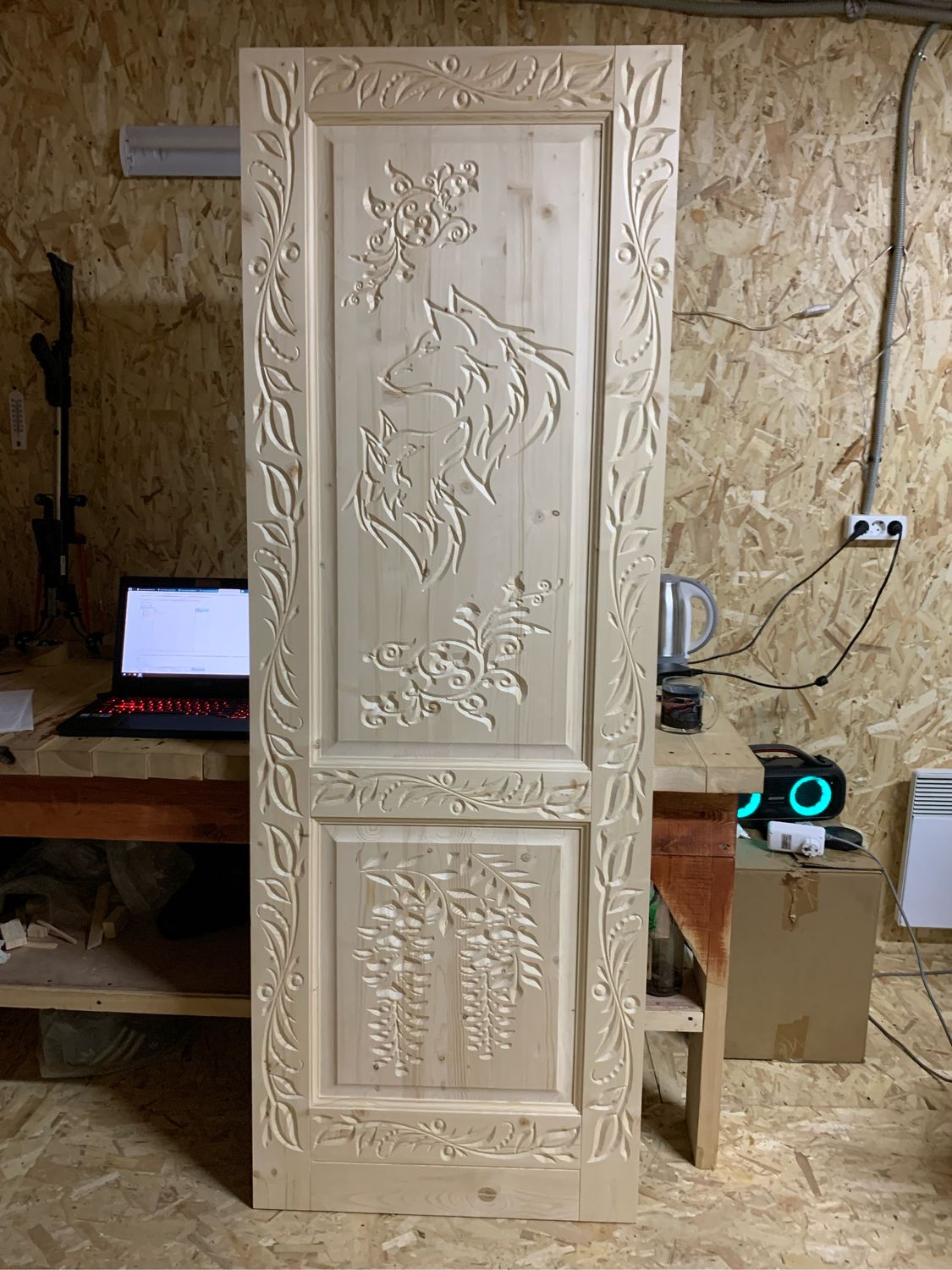 Двери деревянные резные, филенчатые, межкомнатные и входные на заказ в ...