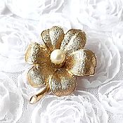 Винтаж handmade. Livemaster - original item Golden Flower Brooch with Pearl,Coro, USA,40th-50th,Pendant,Pendant. Handmade.